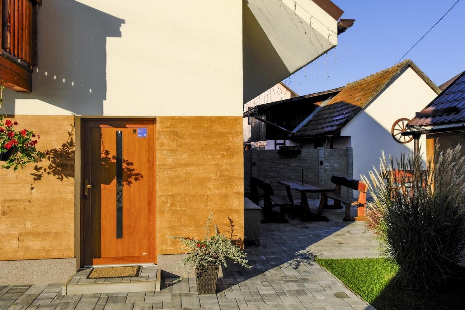Villa Alexandra Besenova Luaran gambar